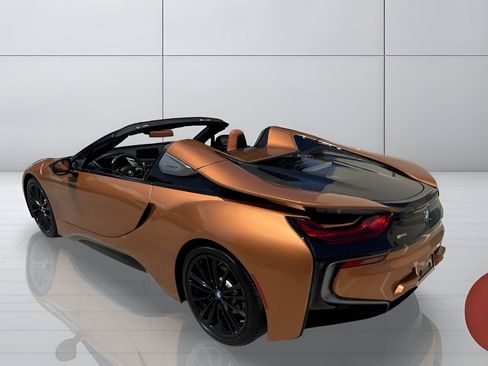 Used 2019 BMW i8 Roadster AWD/4WD image 2