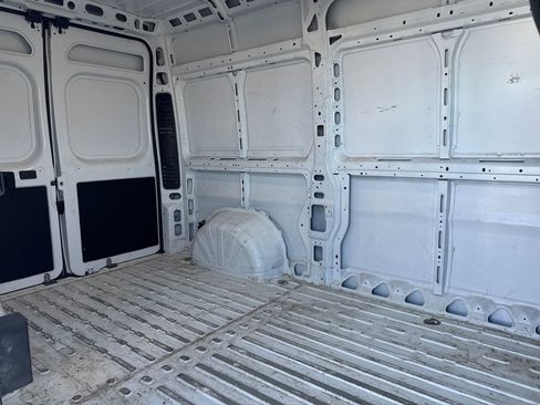 Used 2024 RAM ProMaster 2500 w/ Convenience Group FWD image 10