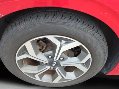 Used 2019 Kia Forte LXS FWD image 32