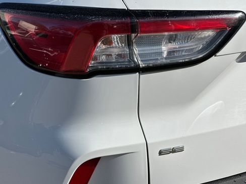 Used 2020 Ford Escape SE Sport image 33