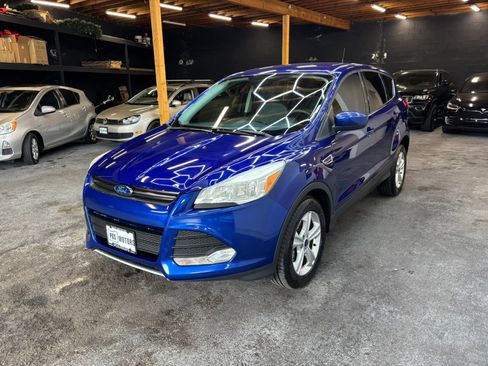 Used 2016 Ford Escape SE w/ SE Cold Weather Package FWD image 4