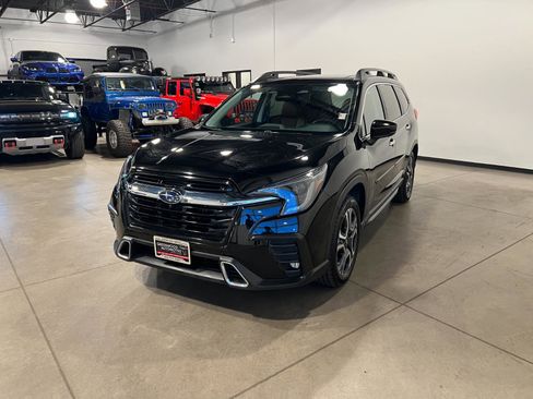 Used 2024 Subaru Ascent Touring AWD/4WD image 7