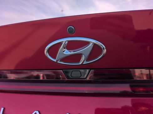 Used 2021 Hyundai Elantra Limited w/ Cargo Package image 13