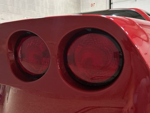 Used 2005 Chevrolet Corvette Coupe w/ Preferred Equipment Group RWD image 38