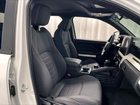 Used 2024 Toyota Tacoma TRD Off-Road image 11