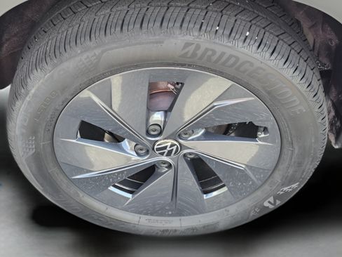 Used 2025 Volkswagen Taos S FWD image 27