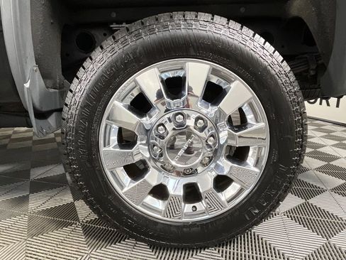 Used 2019 GMC Sierra 2500 Denali w/ Duramax Plus Package AWD/4WD image 17