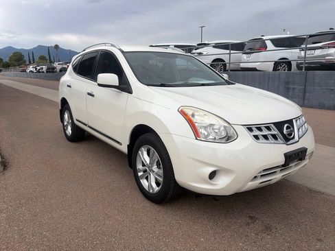 Used 2013 Nissan Rogue SV FWD image 3