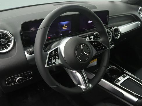 New 2026 Mercedes-Benz GLB 250 image 4