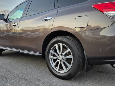 Used 2015 Nissan Pathfinder SV w/ Cargo Package image 8