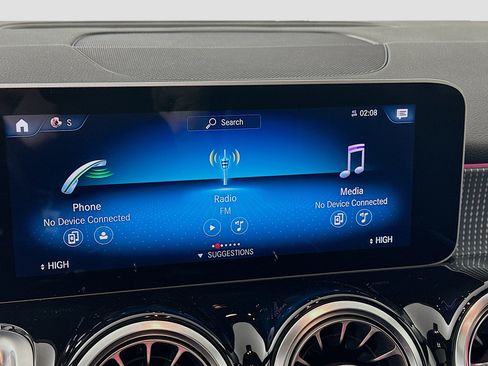 Certified 2021 Mercedes-Benz GLB 250 4MATIC image 18