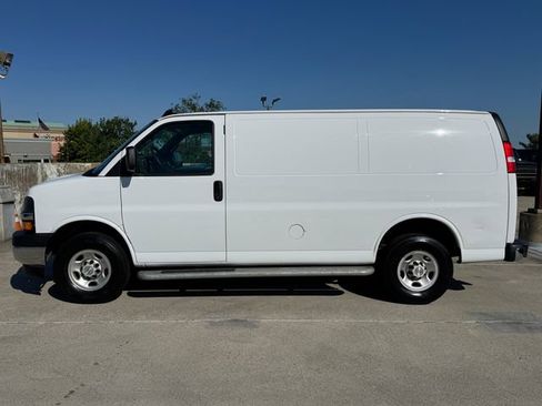 Used 2024 Chevrolet Express 2500 w/ Driver Convenience Package RWD image 10