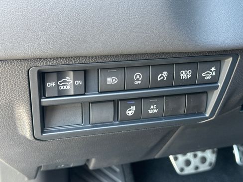 New 2026 Toyota Tundra Platinum w/ TRD Off-Road Package AWD/4WD image 28