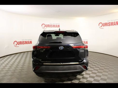 Used 2021 Toyota Highlander XLE AWD/4WD image 7