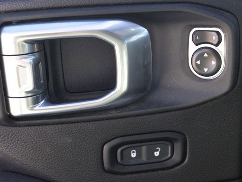 Used 2020 Jeep Gladiator Rubicon image 14