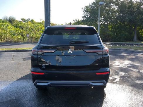 New 2026 Mitsubishi Outlander SE FWD image 7