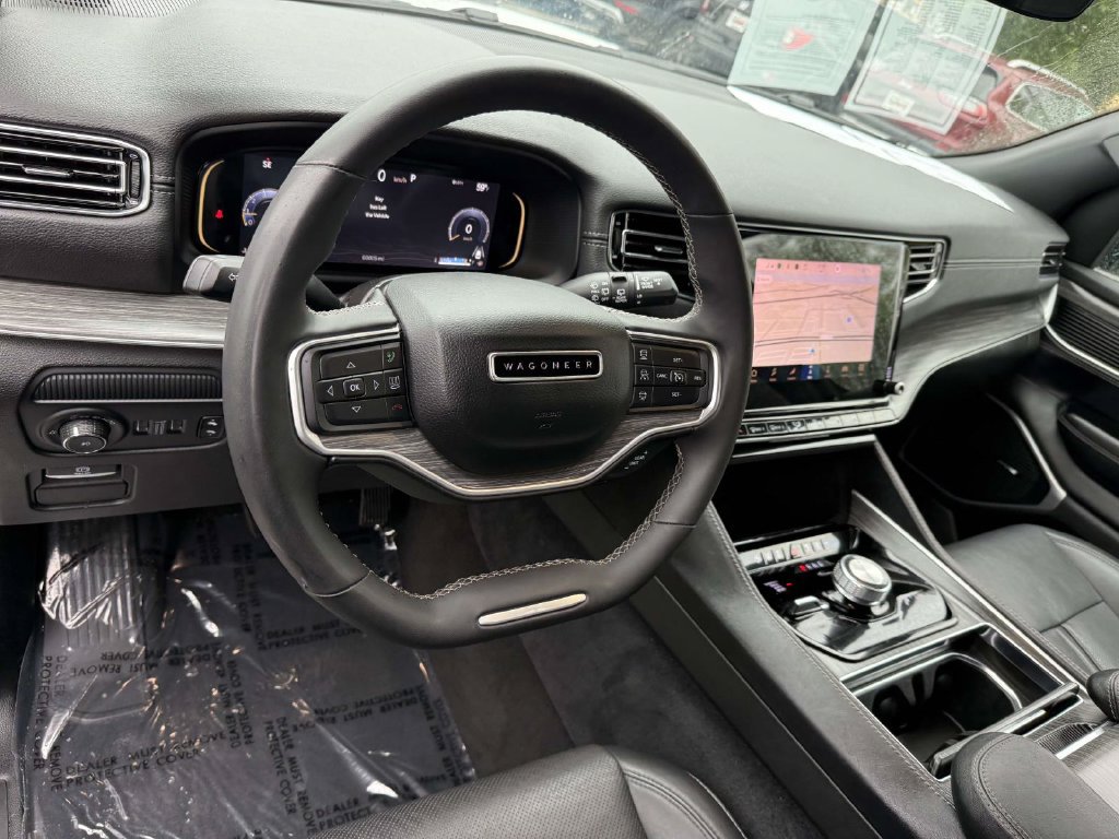 Used 2024 Jeep Wagoneer Series II AWD/4WD image 2