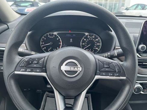 Certified 2023 Nissan Altima 2.5 SV FWD image 14