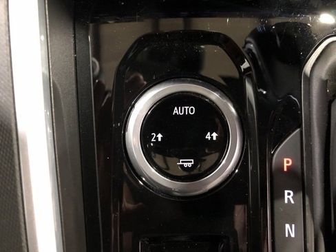 Used 2024 Chevrolet Colorado LT w/ LT Convenience Package III image 20