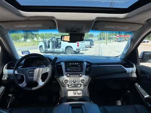 Used 2019 GMC Yukon SLT w/ Premium Edition RWD image 7