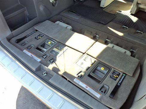 Used 2017 Toyota Sienna L image 24