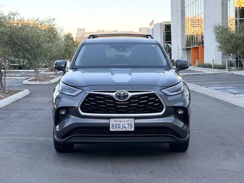 Used 2021 Toyota Highlander LE image 8