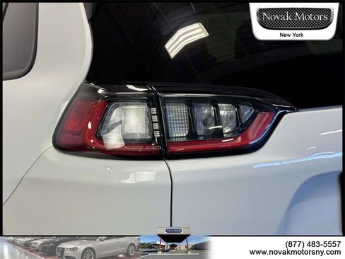 Used 2022 Jeep Cherokee Trailhawk image 8