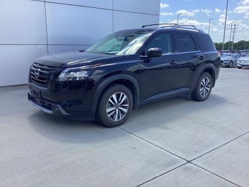 Used 2023 Nissan Pathfinder SL w/ Lighting Package (N92) AWD/4WD image 1