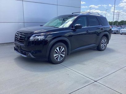 Used 2023 Nissan Pathfinder SL w/ Lighting Package (N92)