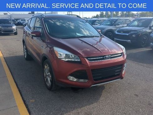 Used 2014 Ford Escape Titanium w/ Equipment Group 401A AWD/4WD image 10