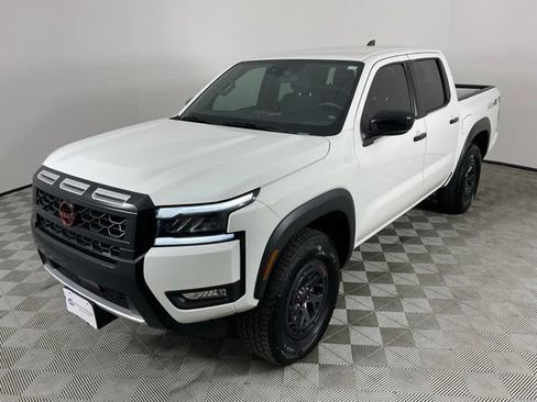 Used 2026 Nissan Frontier PRO-4X AWD/4WD image 2