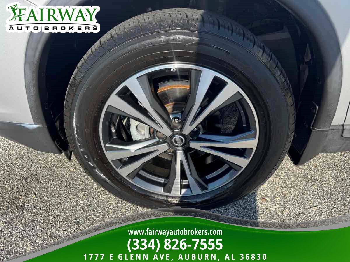 Used 2018 Nissan Rogue SL w/ Premium Package FWD image 32