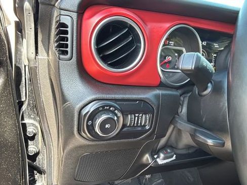 Used 2021 Jeep Wrangler Unlimited Rubicon AWD/4WD image 21