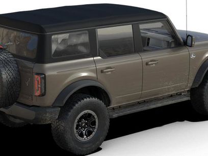 New 2025 Ford Bronco Outer Banks w/ Sasquatch Package