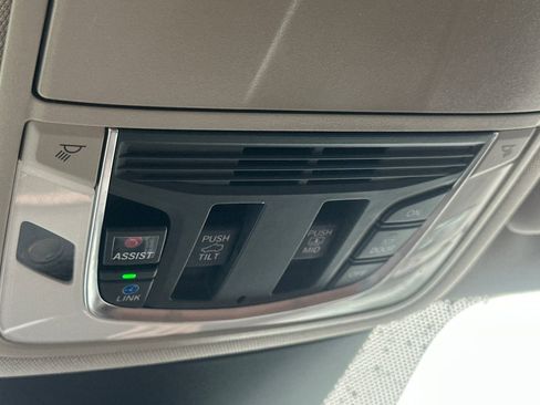 Used 2024 Acura MDX SH-AWD w/ Technology Package image 23