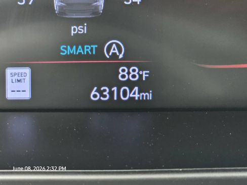Used 2024 Hyundai Elantra SE FWD image 30