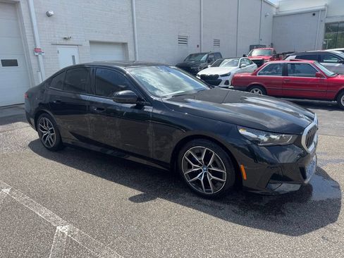 Used 2025 BMW i5 xDrive40 w/ M Sport Package AWD/4WD image 7