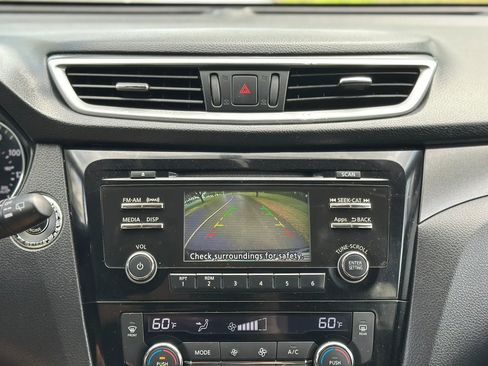 Used 2015 Nissan Rogue SV AWD/4WD image 20