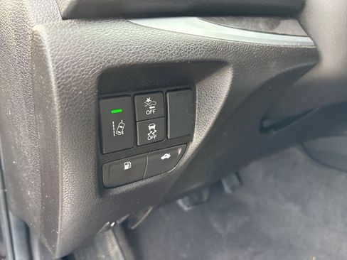 Used 2019 Acura TLX image 17