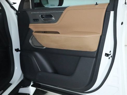 Used 2025 INFINITI QX80 Sensory AWD/4WD image 37