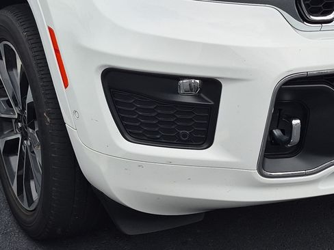 Used 2023 Jeep Grand Cherokee L Overland AWD/4WD image 11