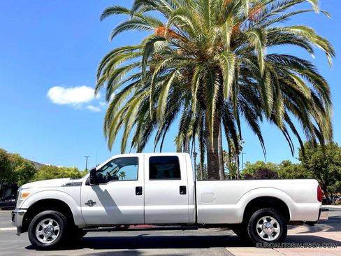 Used 2014 Ford F250 XLT w/ Camper Package image 3