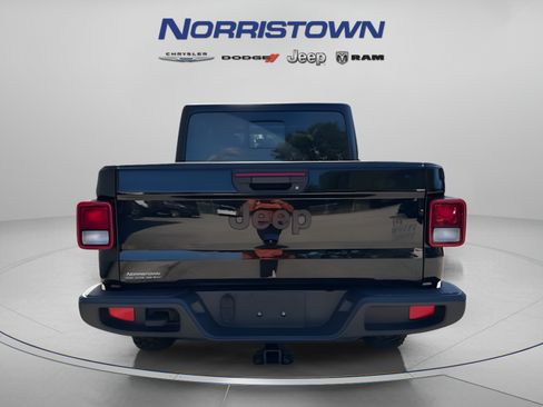 Used 2021 Jeep Gladiator Sport AWD/4WD image 5