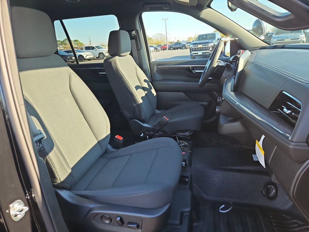New 2025 Chevrolet Tahoe 4WD image 19