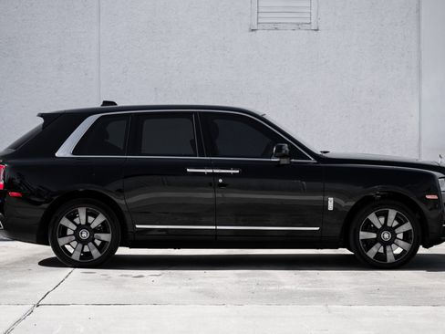 Used 2023 Rolls-Royce Cullinan image 13