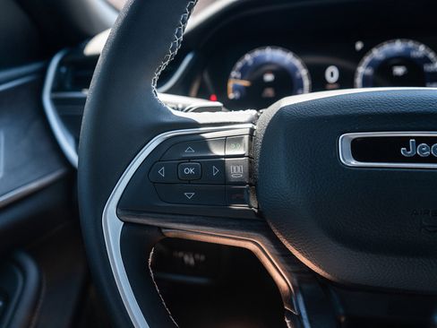 New 2025 Jeep Grand Cherokee L Limited w/ Trailer Tow Package image 22