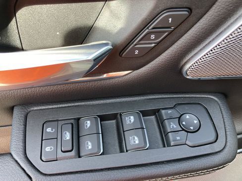 Used 2026 RAM 1500 Laramie w/ Night Edition image 15