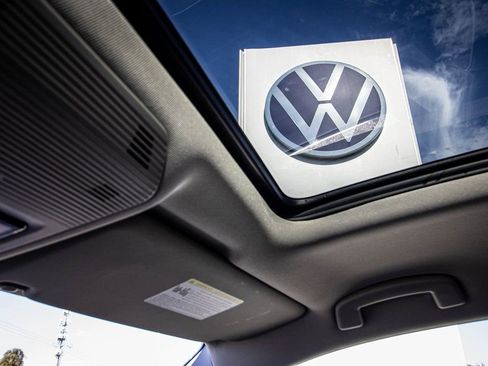 New 2026 Volkswagen Atlas SEL Premium R-Line AWD/4WD image 2