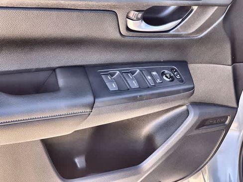 Used 2025 Honda CR-V EX image 30