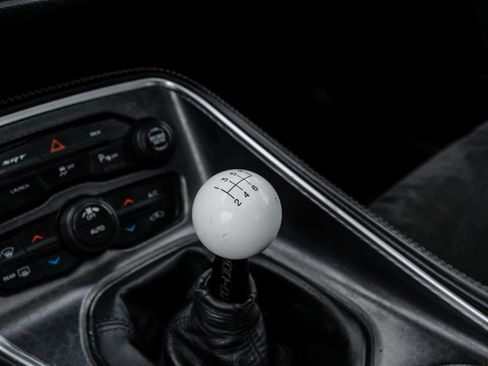 Used 2015 Dodge Challenger SRT w/ Technology Group RWD image 33